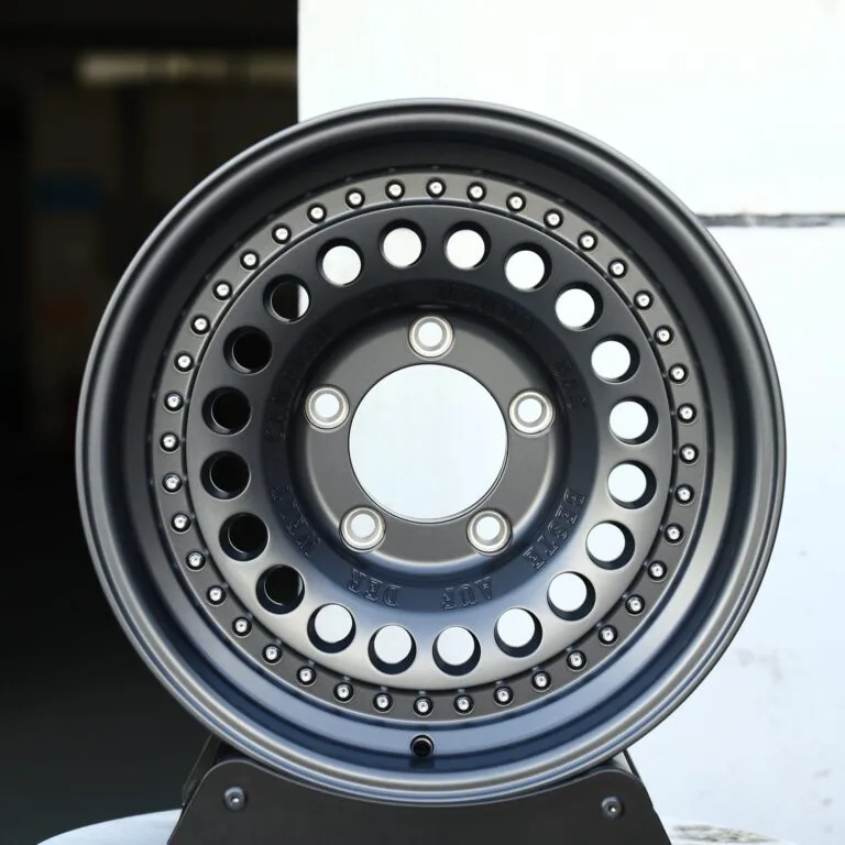 Toyota 4Runner wheels – Gloss Black / Gunmetal / Gray Full-Face Deep Lip, front view