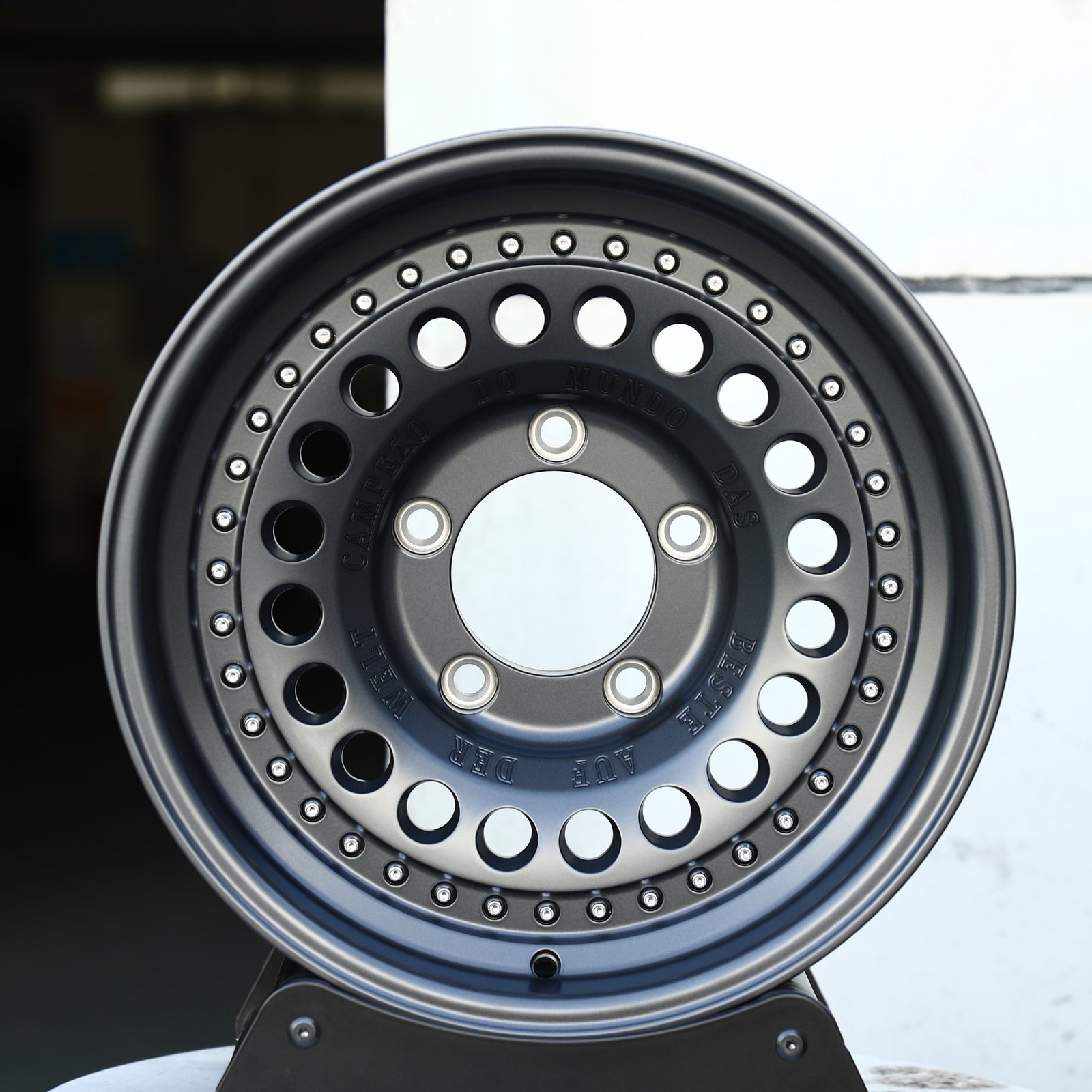 Toyota 4Runner wheels – Gloss Black / Gunmetal / Gray Full-Face Deep Lip, front view