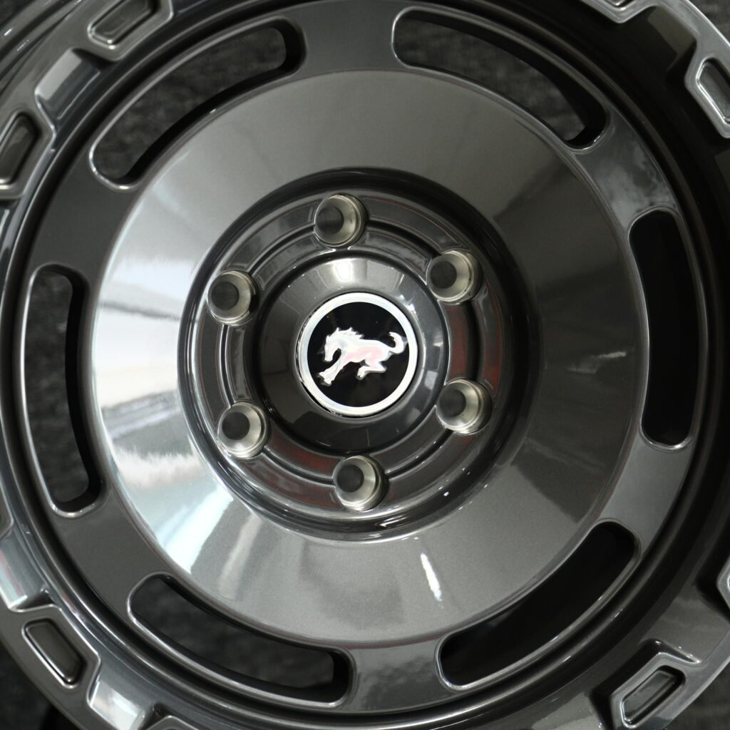 Ford Bronco wheels – Gloss Black / Gunmetal / Gray Full-Face (Ford Mustang OEM-Style), lip and barrel detail