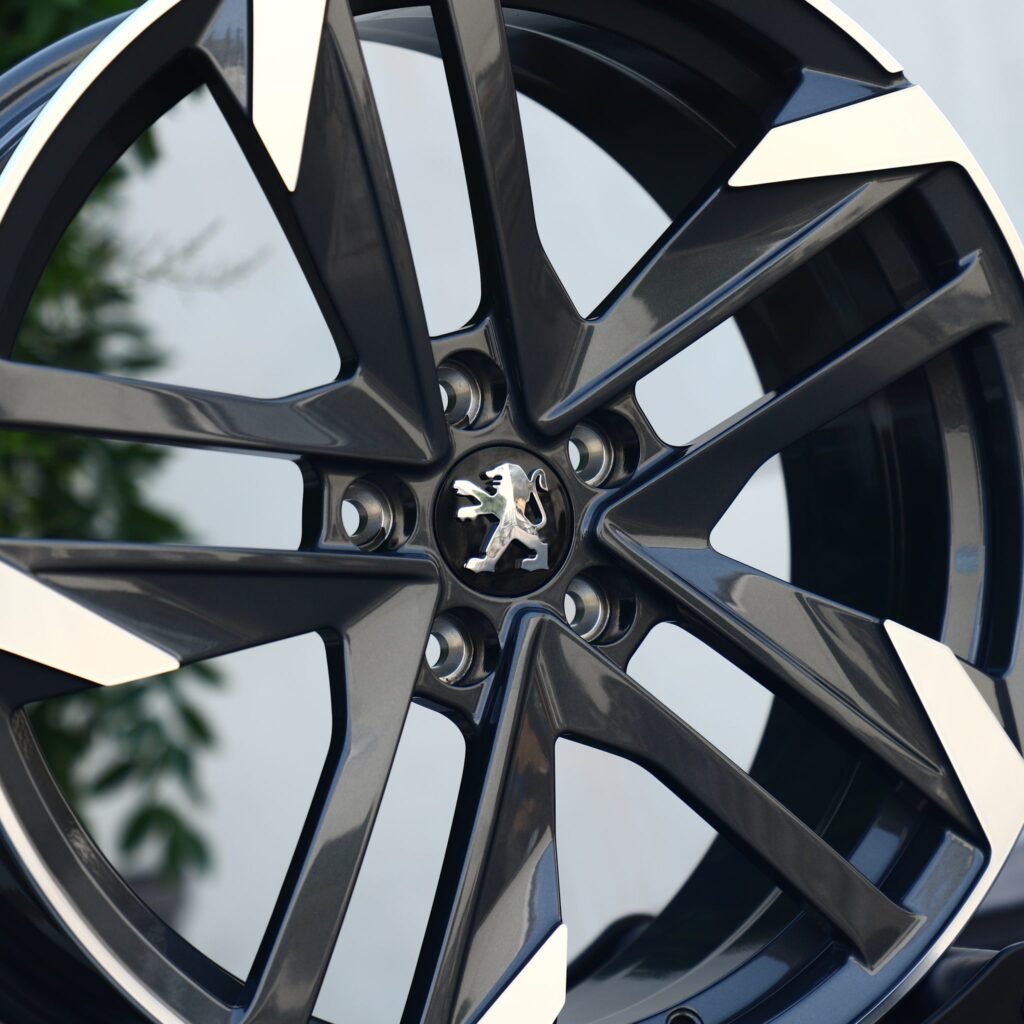 Peugeot 508 wheels – Gloss Black / Gunmetal Machined Face (Peugeot OEM-Style), lip and barrel detail