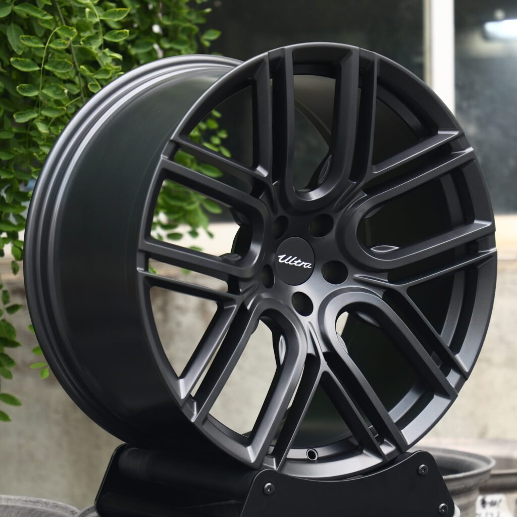 BMW M3 wheels – Gloss Black / Gunmetal Petal, angled view