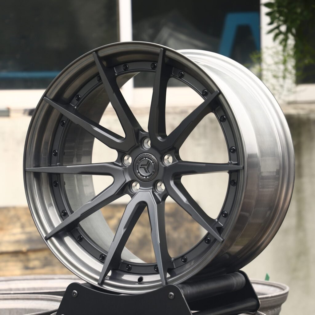 BMW 5 Series wheels – Gloss Black / Gunmetal / Transparent Gray / Gray 2-Piece Brushed, angled view