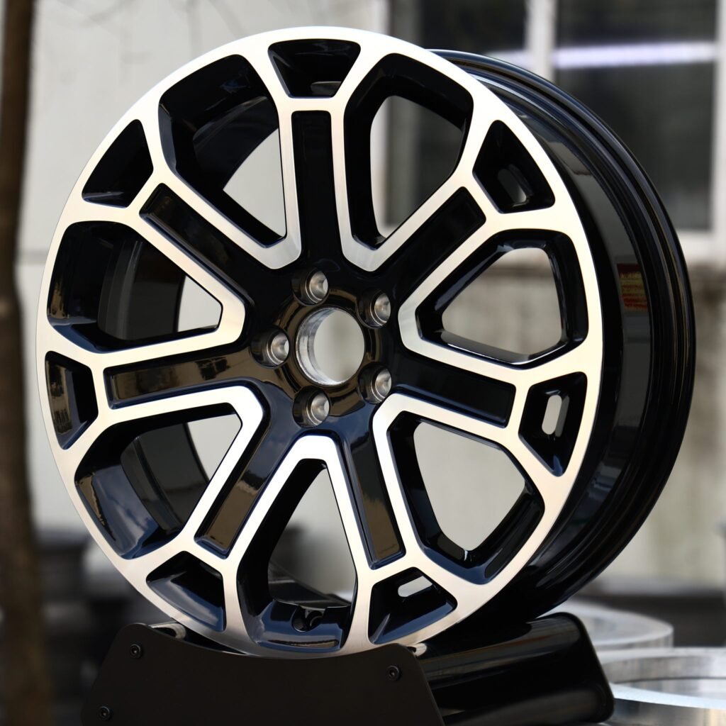 BMW M3 wheels – Gloss Black / Machined 5 Split-Spoke, angled view