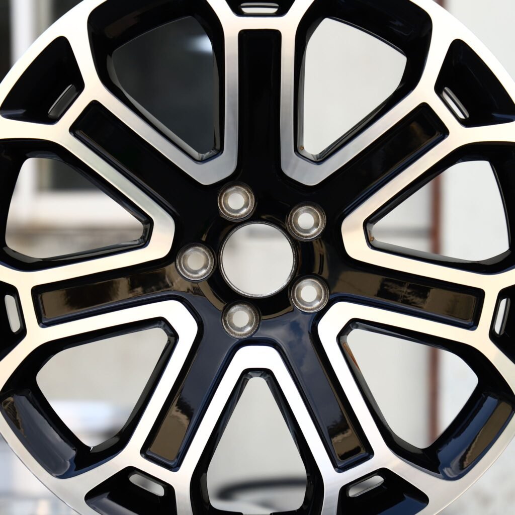 BMW M4 F82 wheels – Gloss Black / Machined 5 Split-Spoke, lip and barrel detail