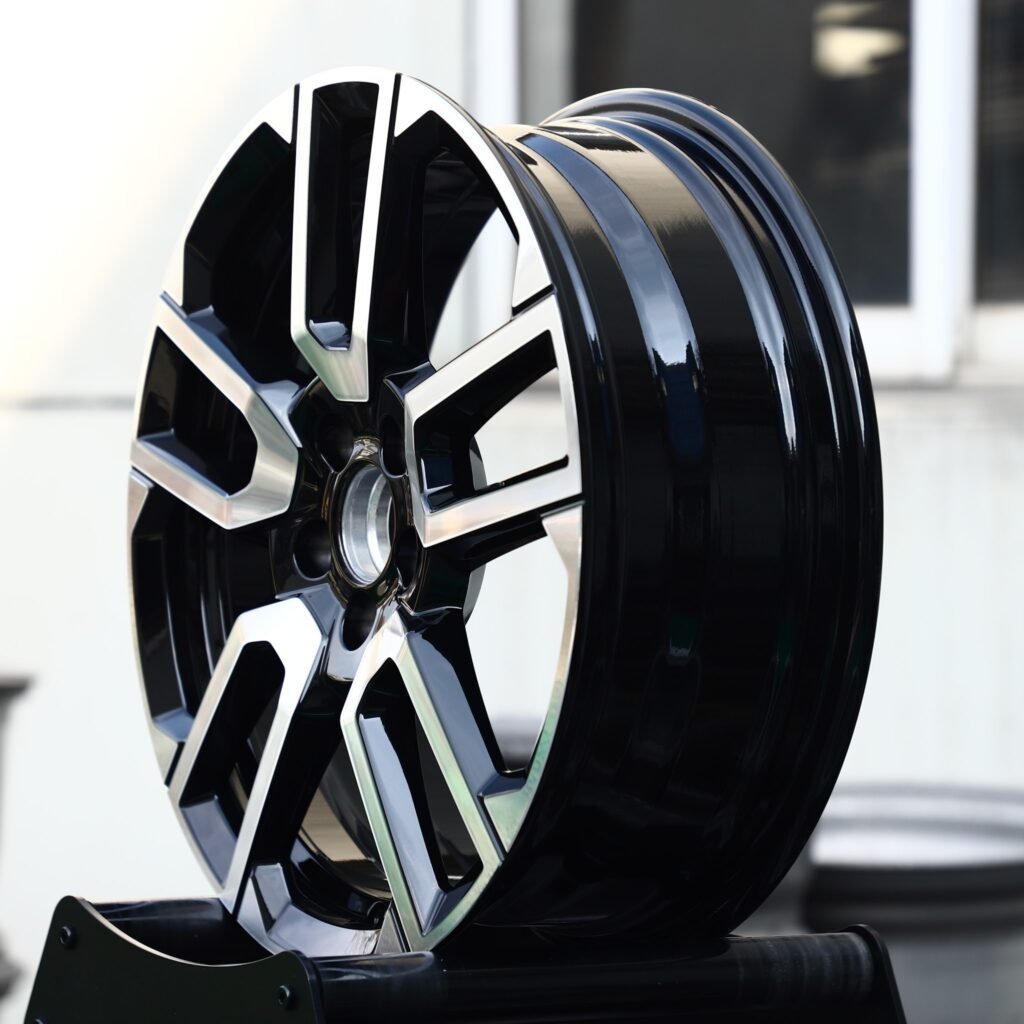 BMW M4 F82 wheels – Gloss Black / Machined 5 Split-Spoke, lip and barrel detail