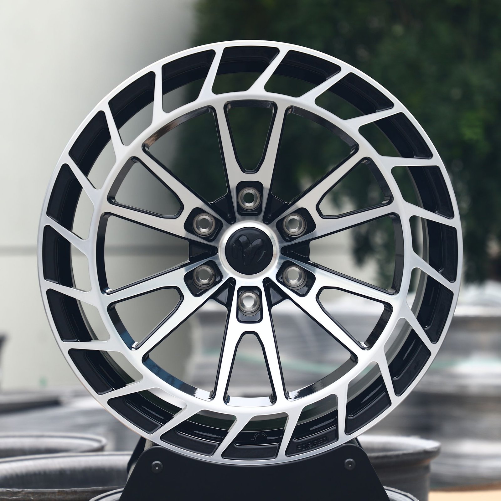 Toyota 4Runner wheels – Gloss Black Machined Face Directional, front view