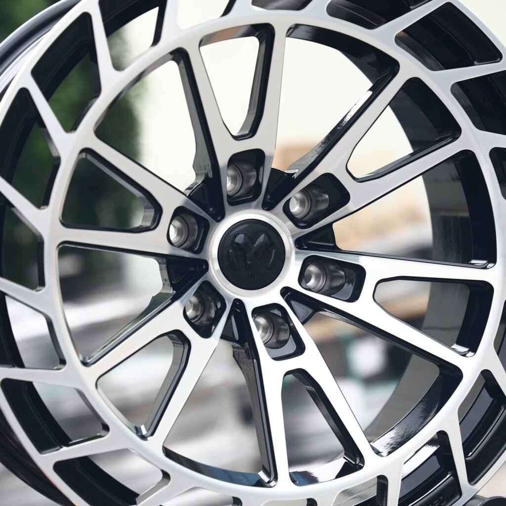 Chevrolet Silverado 1500 wheels – Gloss Black Machined Face Directional, lip and barrel detail