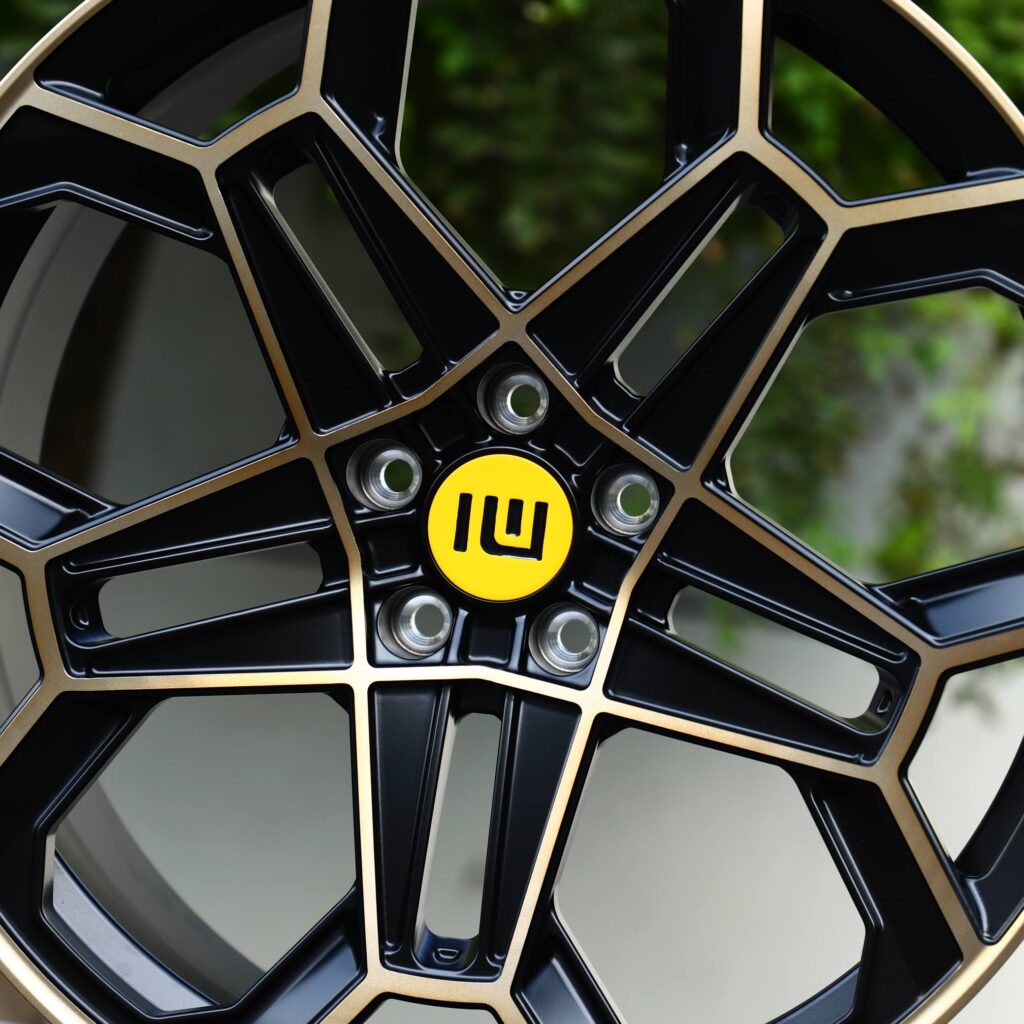 Audi A4 B9 wheels – Gloss Black Machined Face (Xiaomi OEM-Style), lip and barrel detail