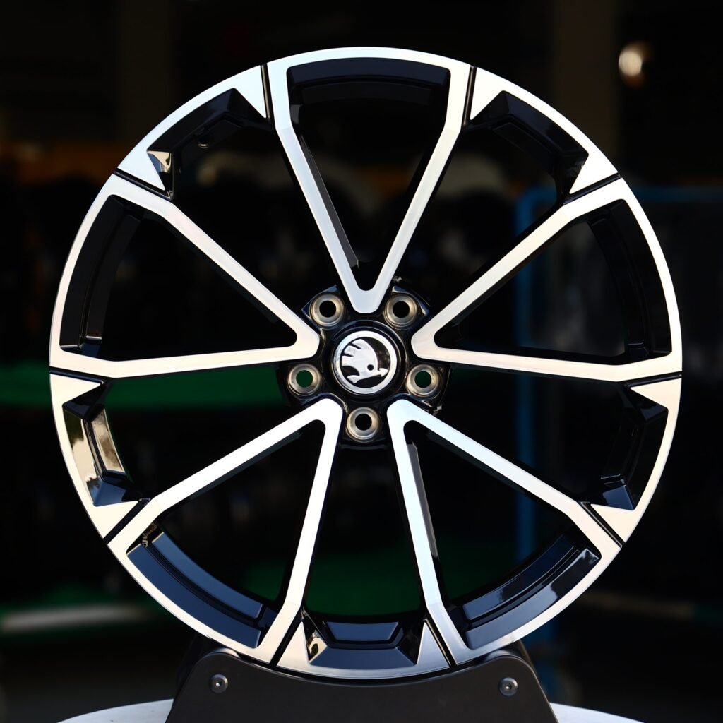 Gloss Black Machined Face Forged Wheels - Audi A6 / BMW 5 Series Fitment (5-Lug) Monoblock forged wheel
