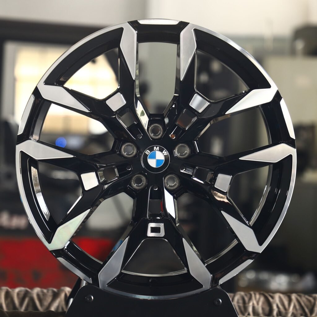 BMW M3 wheels – Gloss Black Machined Face, front view