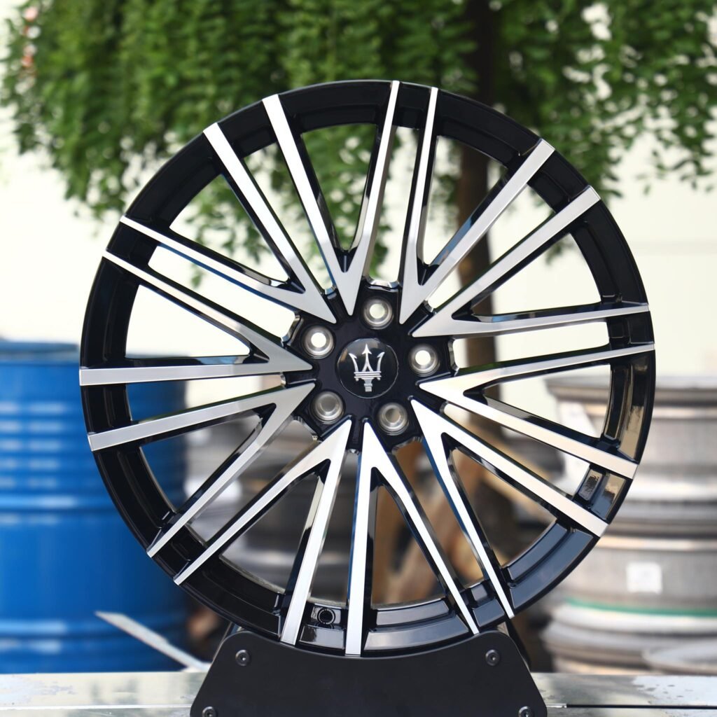 Maserati Ghibli wheels – Gloss Black Machined Face, front view