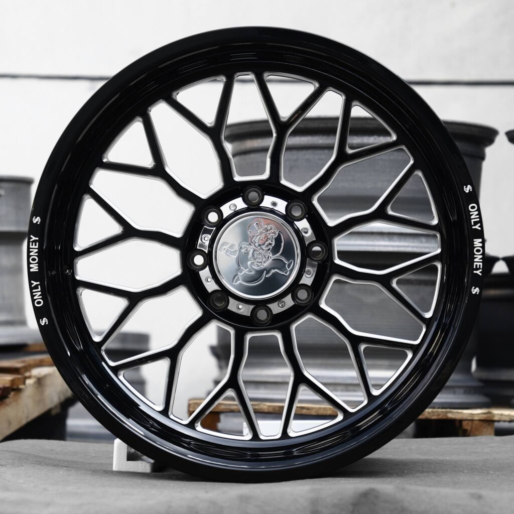 Ford F-250 Super Duty wheels – Gloss Black / Machined H-Type 12-Spoke, front view