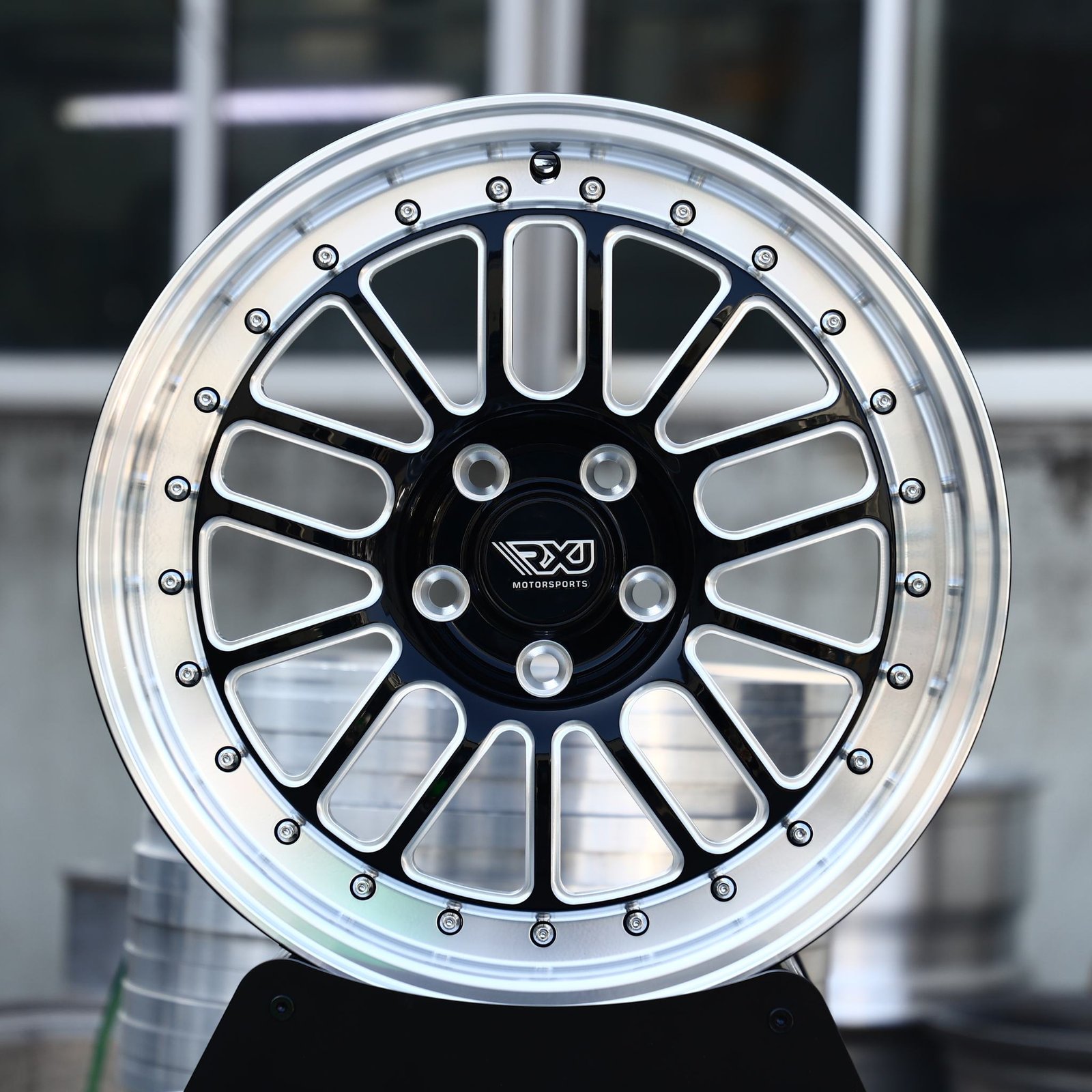 Ford Mustang wheels – Gloss Black / Machined Mesh Riveted, front view