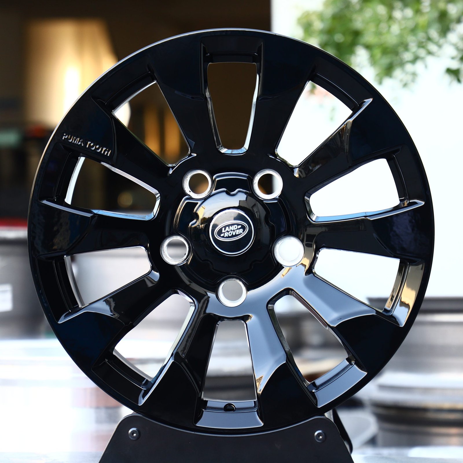 Land Rover Range Rover wheels – Gloss Black Multi-Spoke, front view