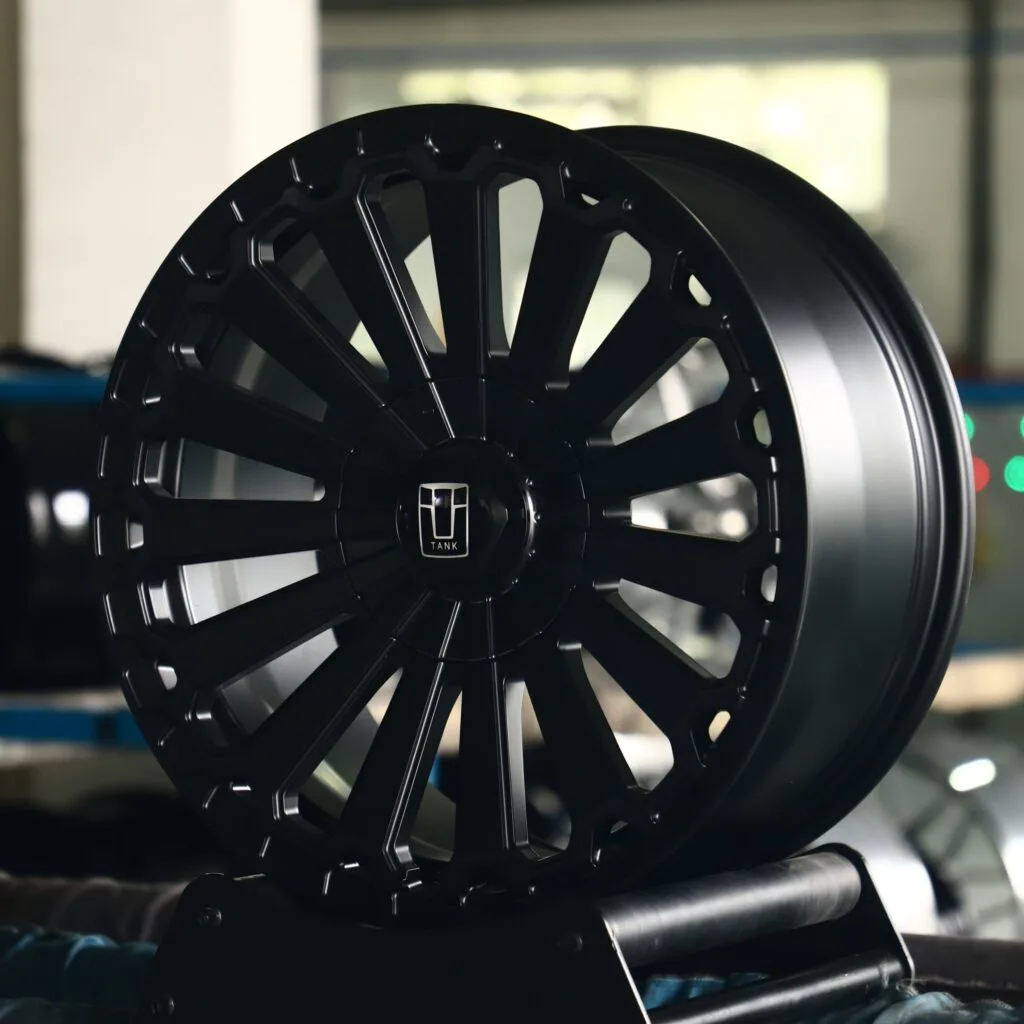 Tank 500 wheels – Gloss Black Multi-Spoke, angled view