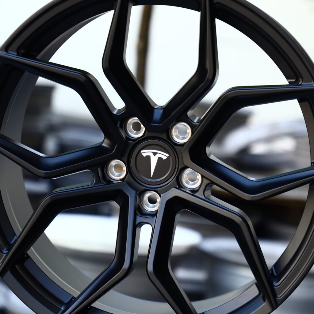Tesla Model Y wheels – Gloss Black Petal, lip and barrel detail