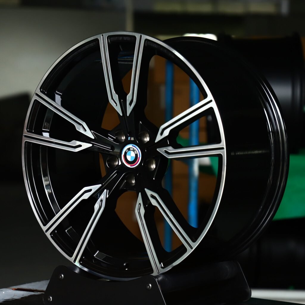 BMW M5 wheels – Gloss Black Petal Machined Face, angled view