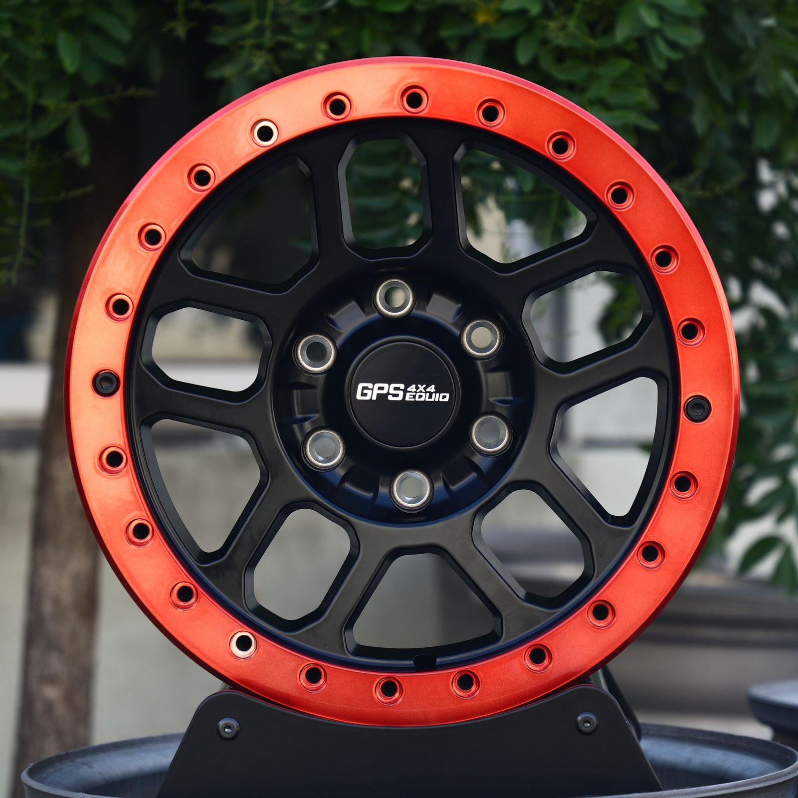 Toyota 4Runner wheels – Gloss Black / Red Custom, front view