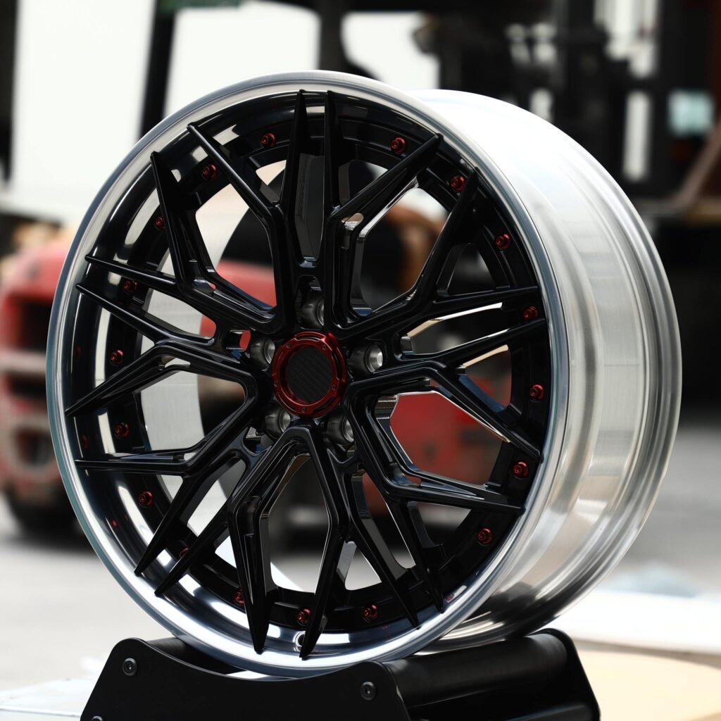 BMW 5 Series wheels – Gloss Black / Silver 2-Piece, angled view