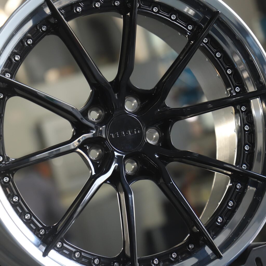 Audi A4 B9 wheels – Gloss Black / Silver Faux 2-Piece 10-Spoke (Vossen-Style), lip and barrel detail