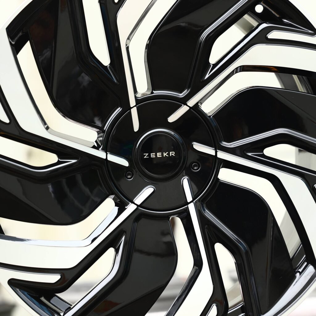 Zeekr 001 wheels – Gloss Black Split Directional Machined Face (Zeekr OEM-Style), lip and barrel detail