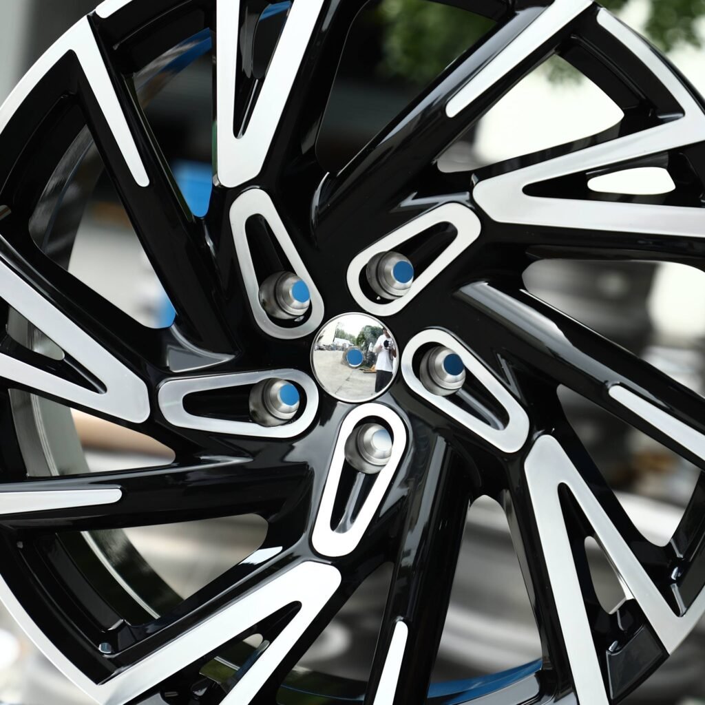 Audi A4 B9 wheels – Gloss Black Split Directional Machined Face, lip and barrel detail