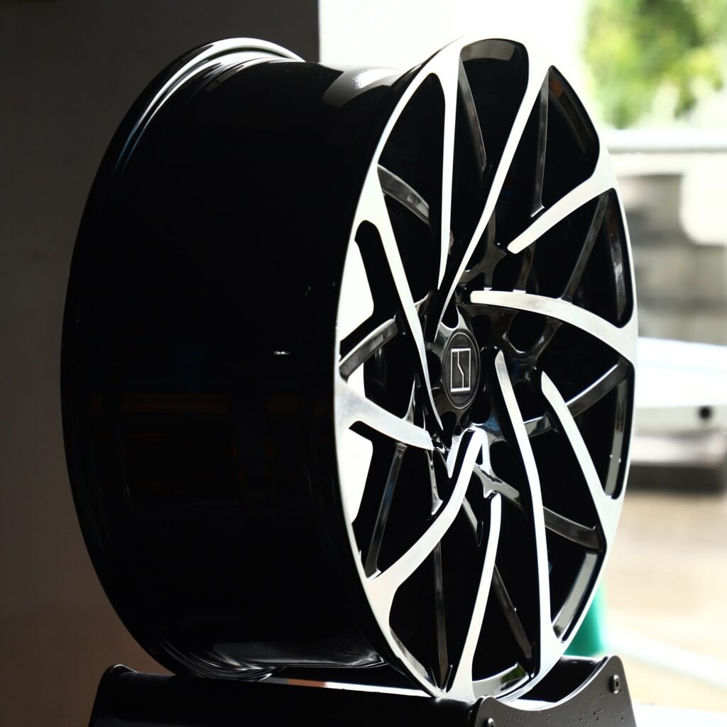 5x112 wheels – Gloss Black Split Machined Face Directional, side view