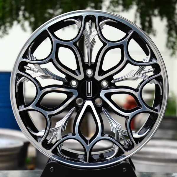 WEY Tank 300 wheels – Black / Machined Petal-Mesh (Wey OEM-Style), front view