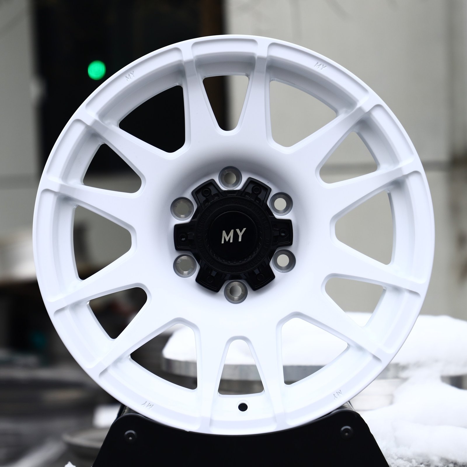 Ford F-150 wheels – Gloss White 10-Spoke, front view