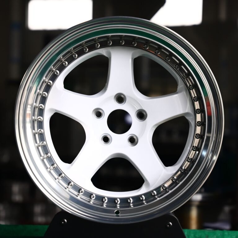 Porsche 911 wheels – Gloss White 2-Piece Deep Lip, front view