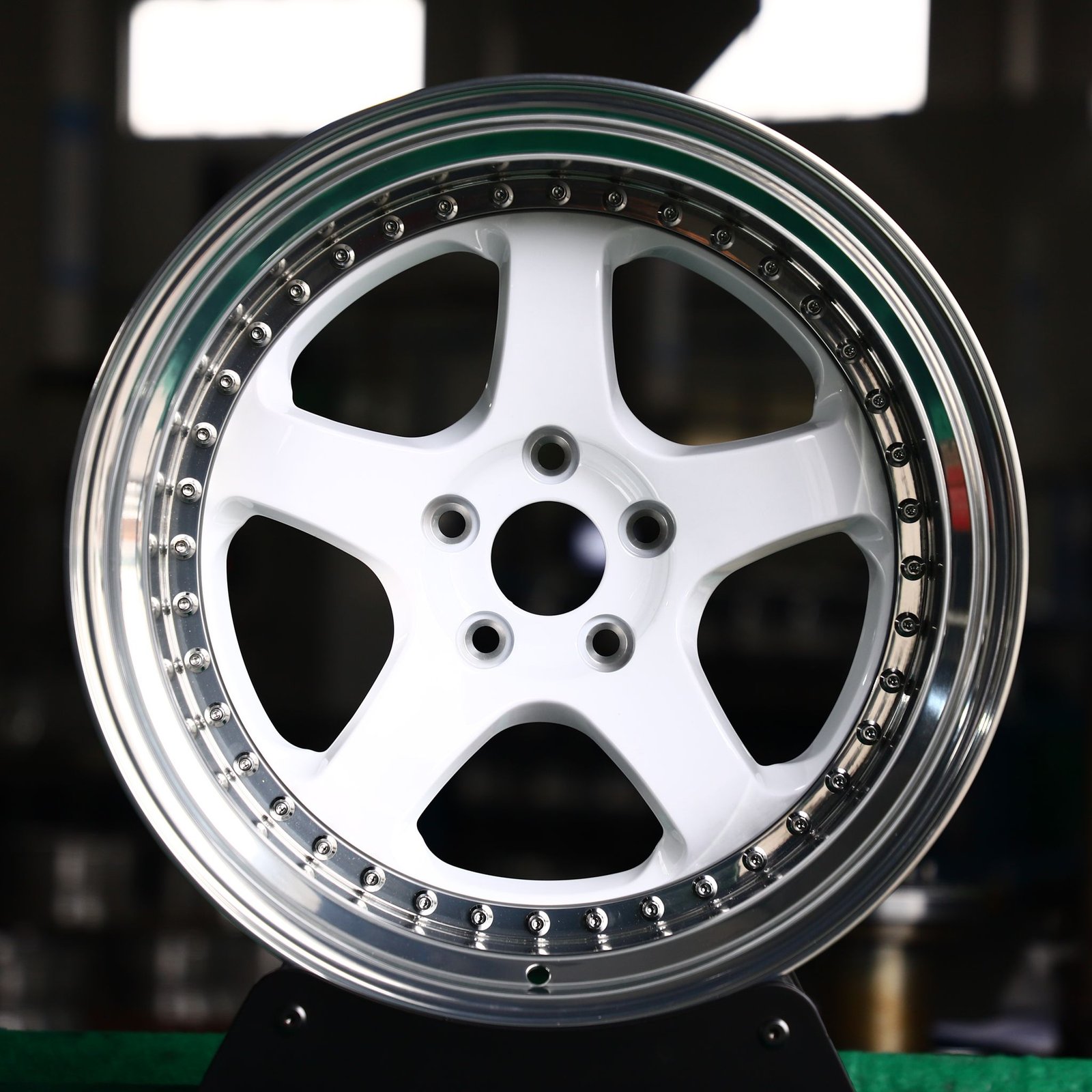 Porsche 911 wheels – Gloss White 2-Piece Deep Lip, front view