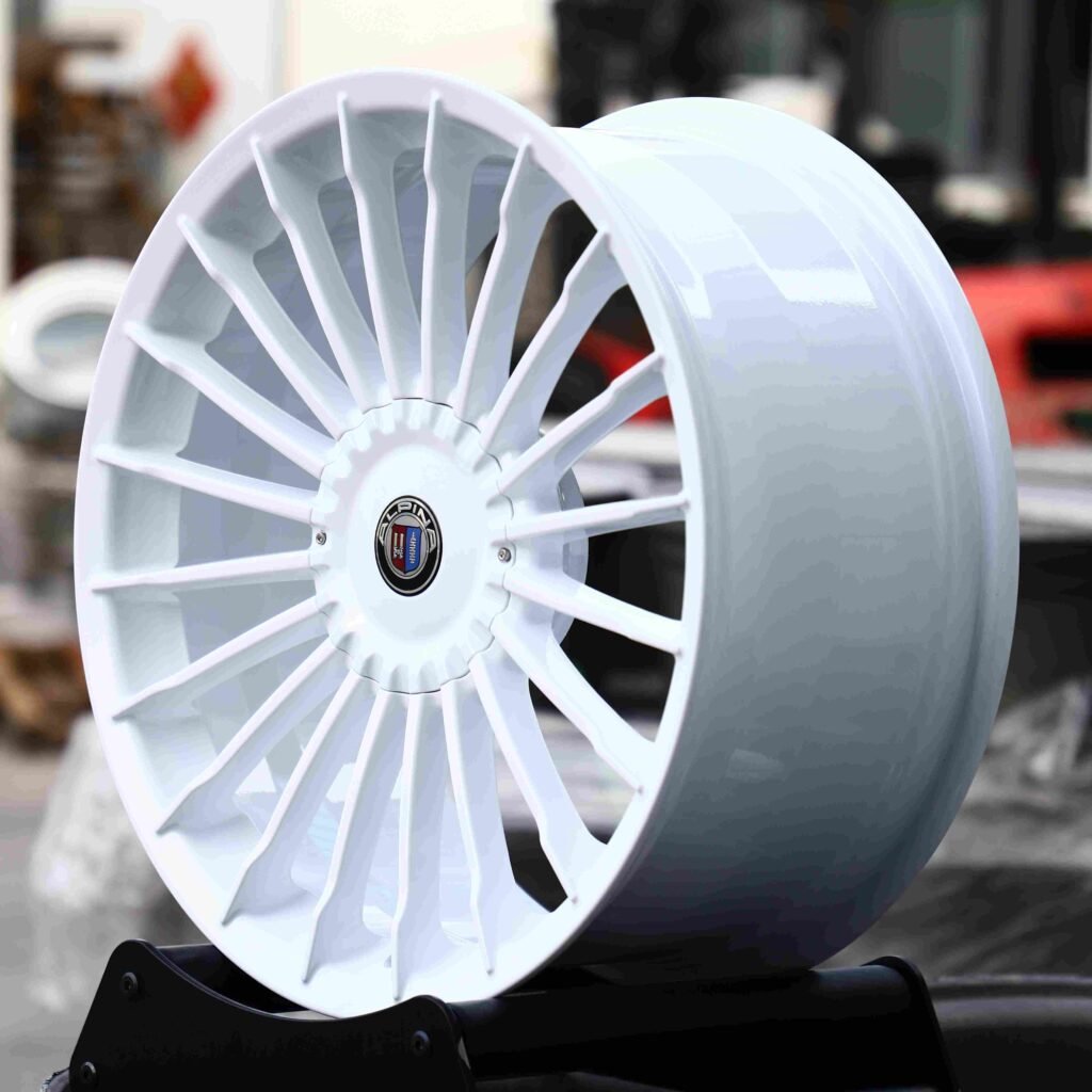 Gloss White 20-Spoke Racing Forged Wheels - BMW M3 / Audi RS5 Fitment (5-Lug) view 3
