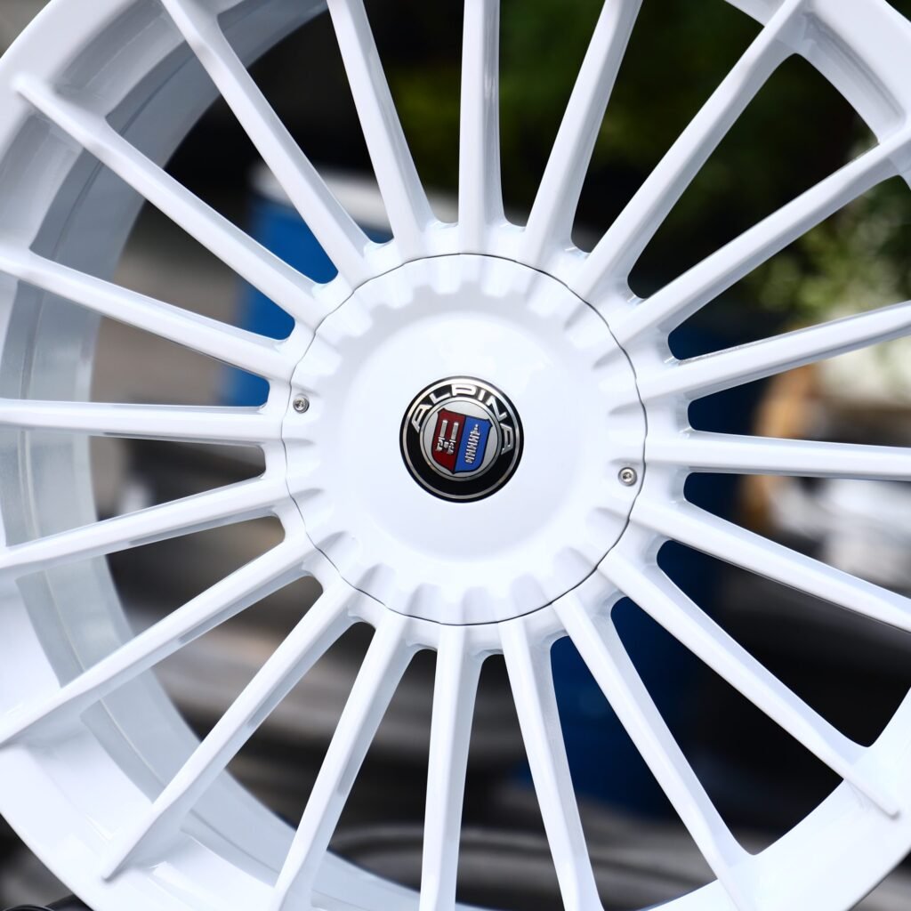 Gloss White 20-Spoke Racing Forged Wheels - BMW M3 / Audi RS5 Fitment (5-Lug) view 4
