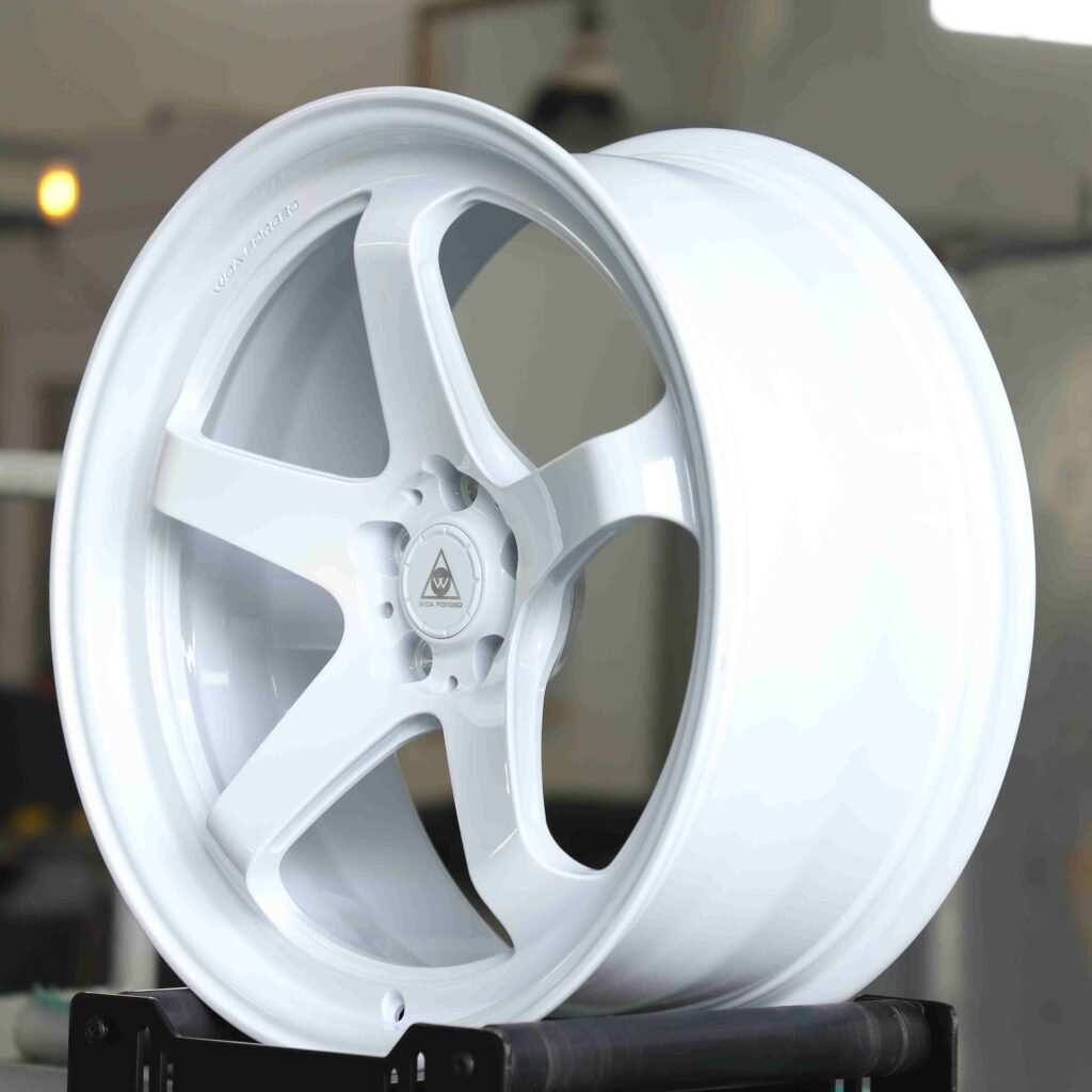 Tesla Model 3 wheels – Gloss White 5-Spoke, lip and barrel detail