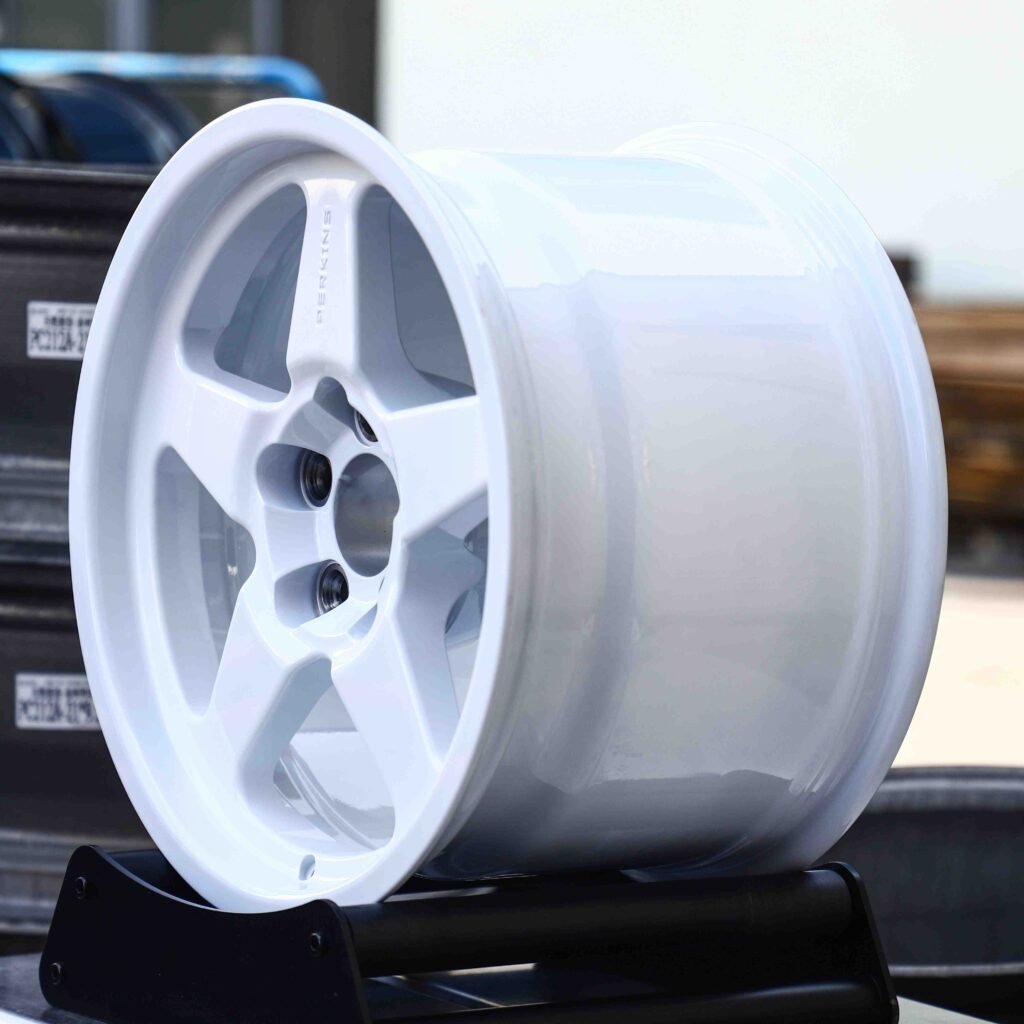 BMW M3 wheels – Gloss White 5-Spoke, angled view