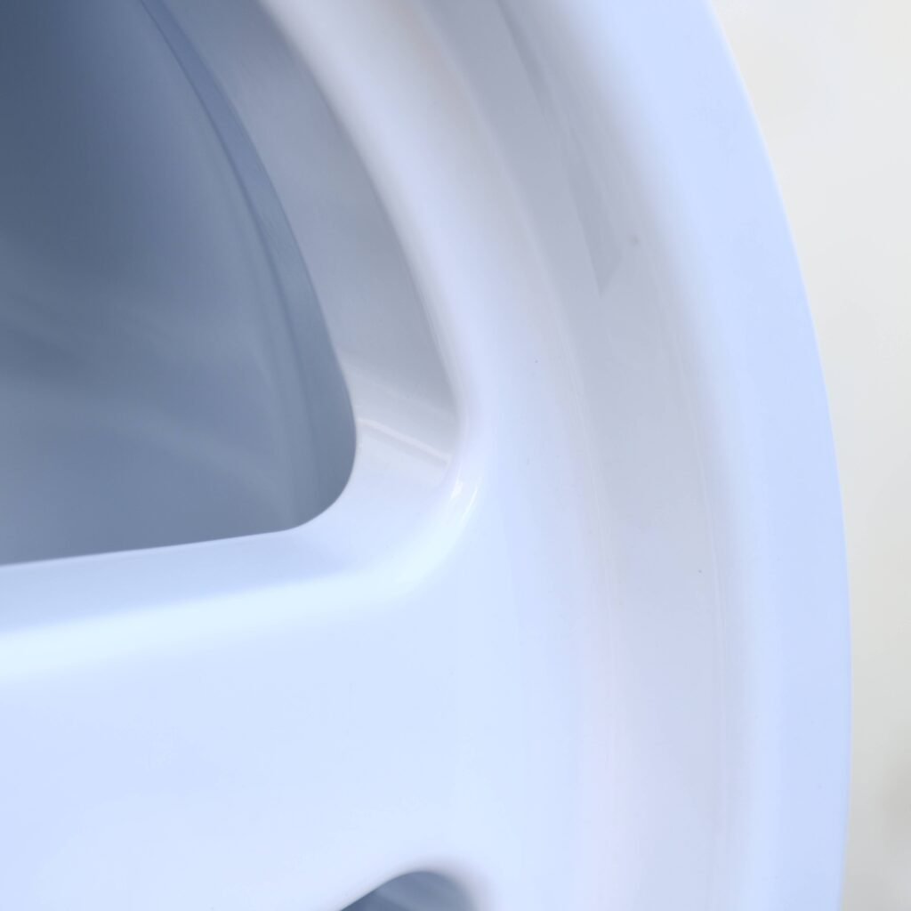 BMW M4 F82 wheels – Gloss White 5-Spoke, lip and barrel detail