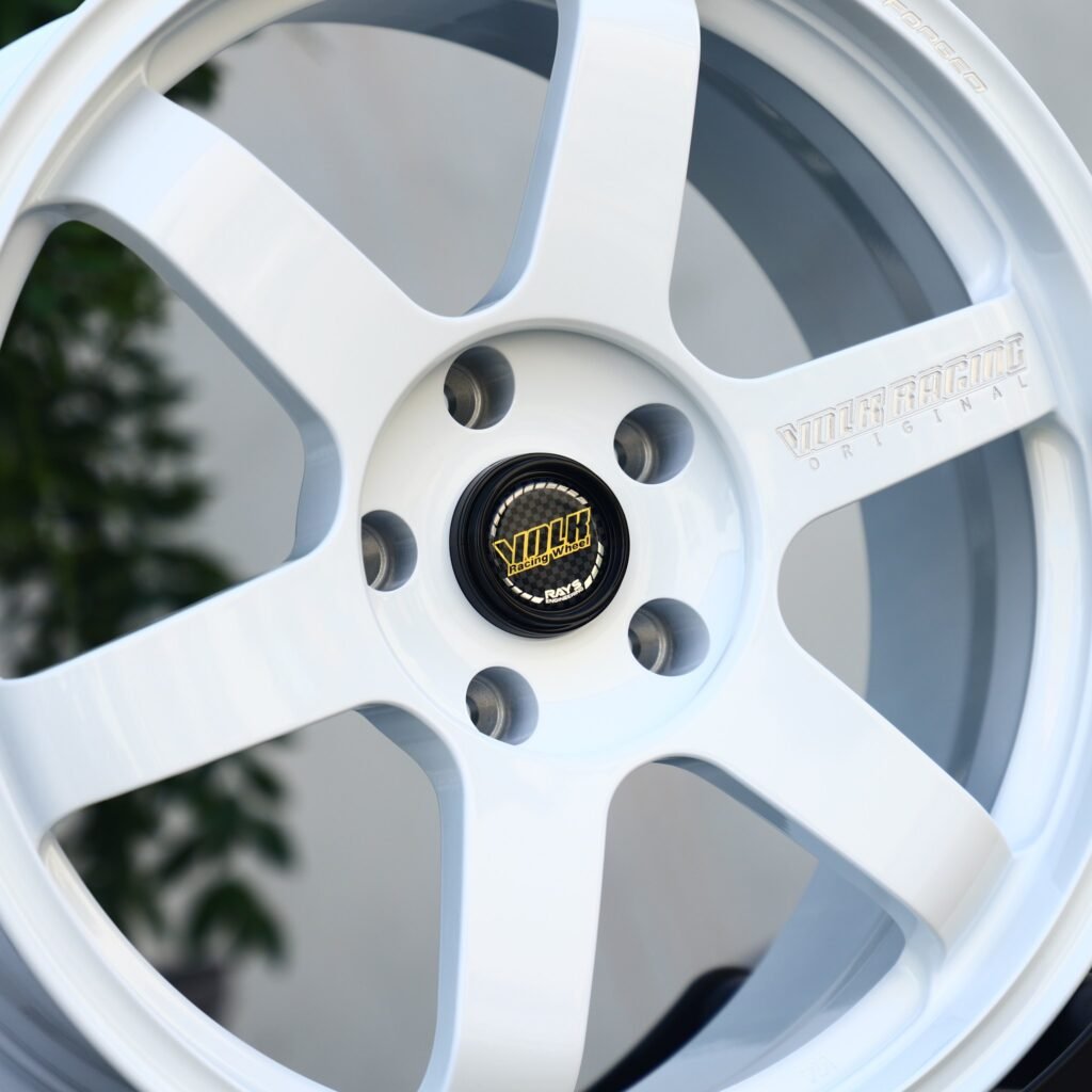Tesla Model 3 wheels – Gloss White 6-Spoke, lip and barrel detail