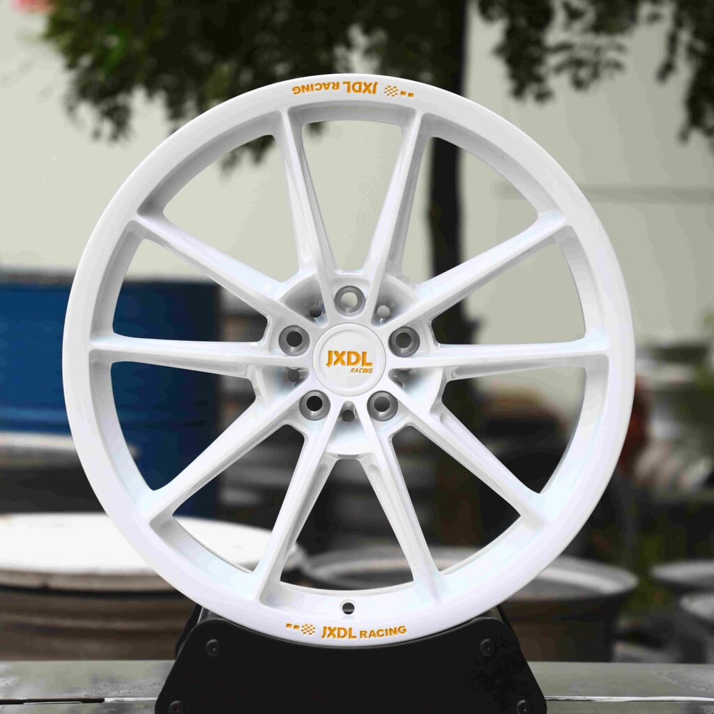 Porsche 911 wheels – Gloss White Custom Racing, front view