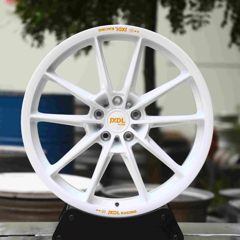 Porsche 911 wheels – Gloss White Custom Racing, front view