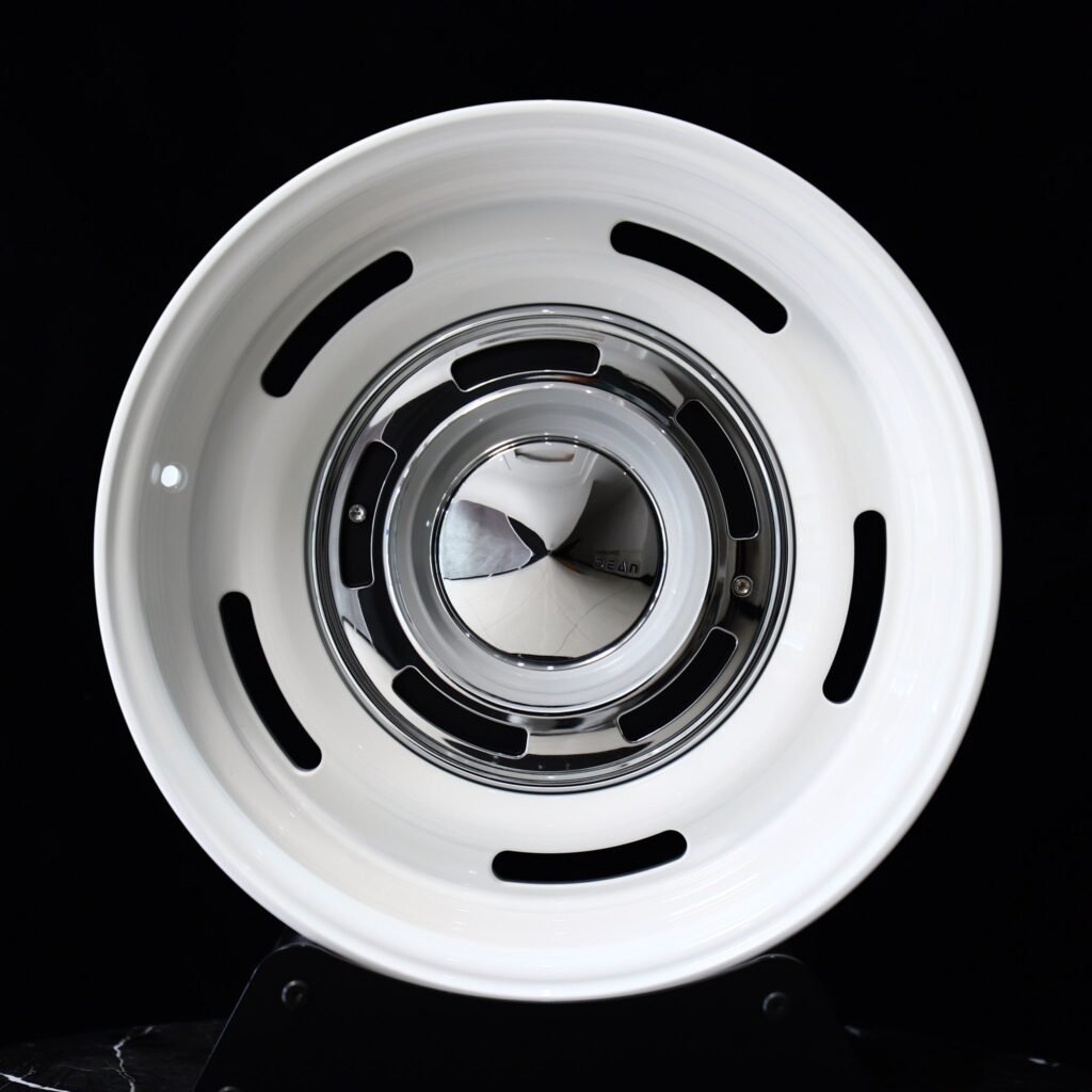 Suzuki Jimny wheels – Gloss White Deep Lip, front view