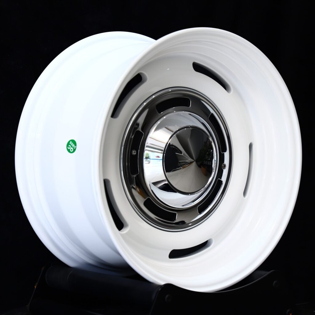 5x139.7 wheels – Gloss White Deep Lip, side view