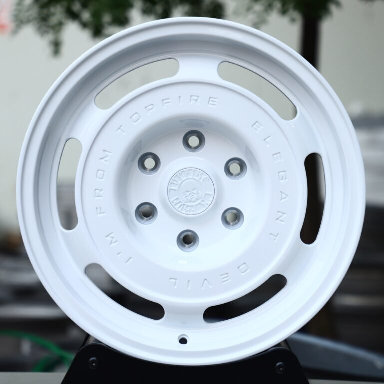 Toyota 4Runner wheels – Gloss White Deep Lip, front view