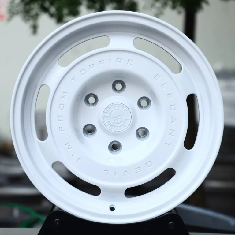 Toyota 4Runner wheels – Gloss White Deep Lip, front view