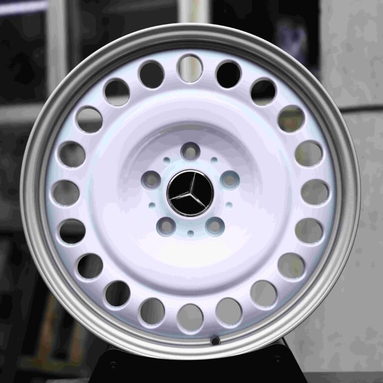 Mercedes-Benz E-Class wheels – Gloss White, front view