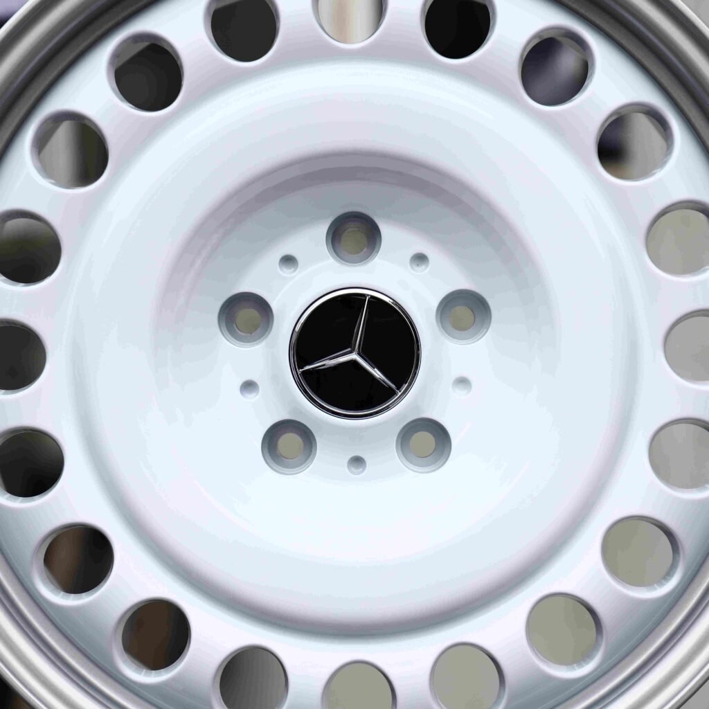 Mercedes-Benz C-Class W206 wheels – Gloss White, lip and barrel detail