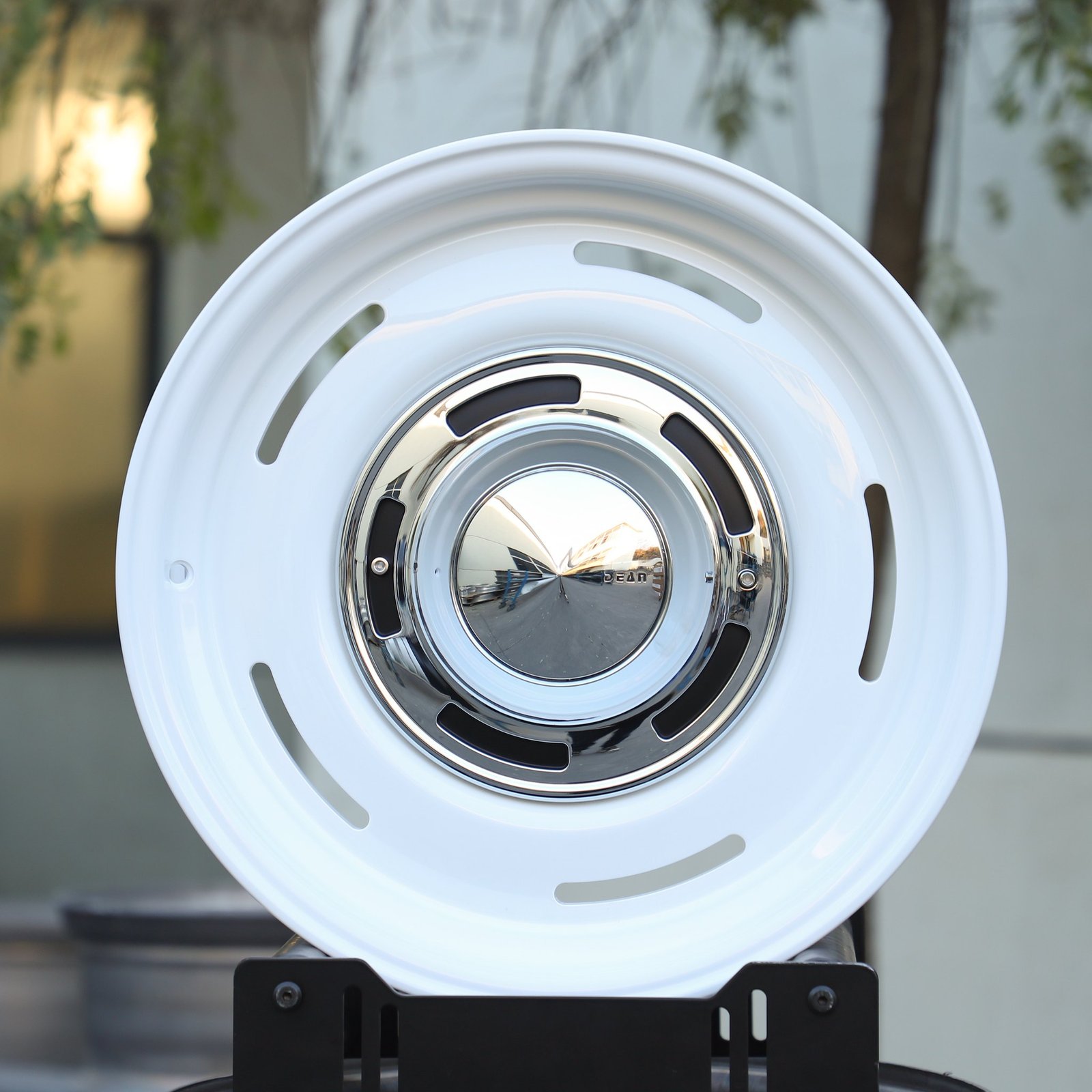 Audi A6 wheels – Gloss White Full-Face, front view