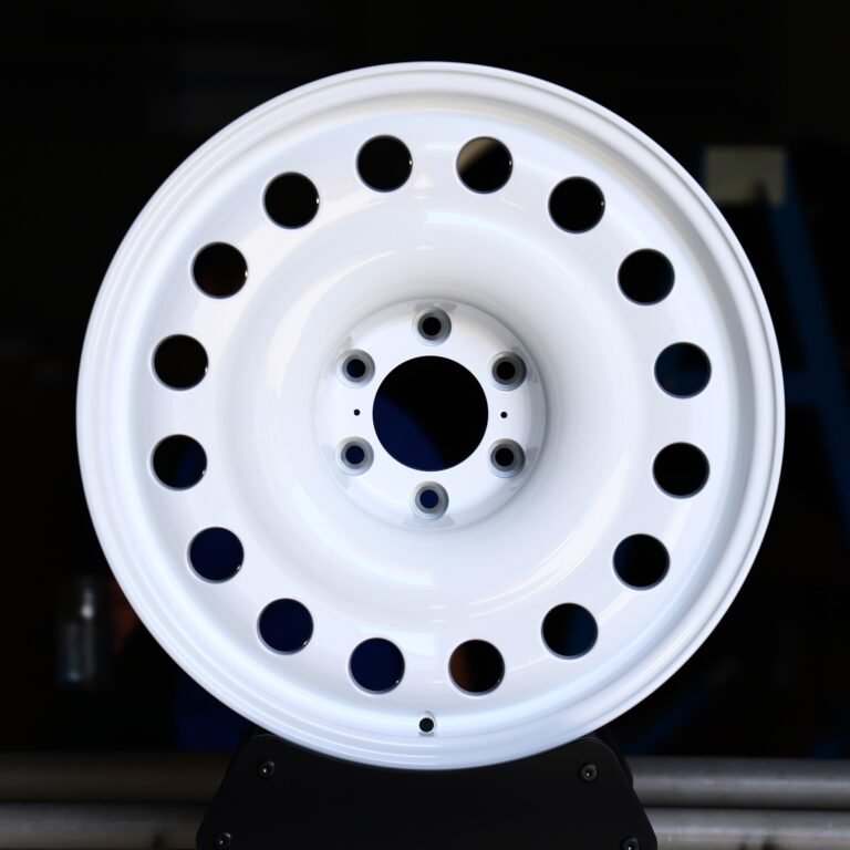 Toyota 4Runner wheels – Gloss White Full-Face, front view