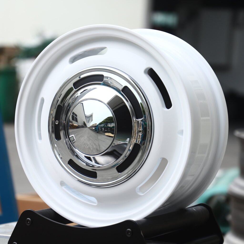 Toyota Tacoma wheels – Gloss White Full-Face, angled view