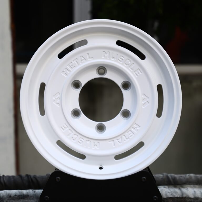 Toyota 4Runner wheels – Gloss White Full-Face, front view