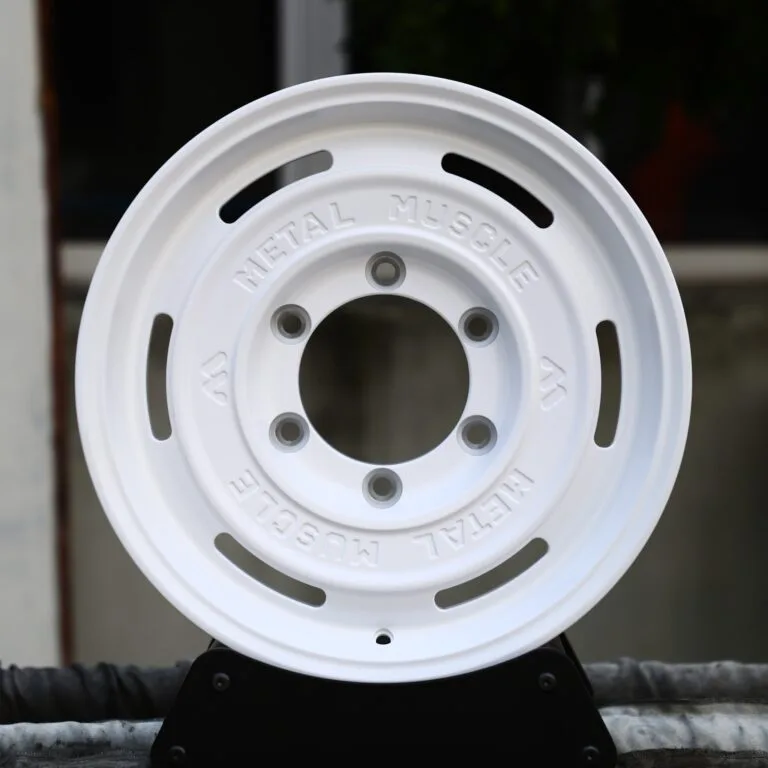 Toyota 4Runner wheels – Gloss White Full-Face, front view